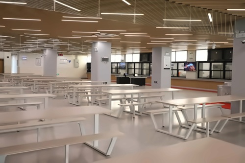 南外学校方山分校食堂