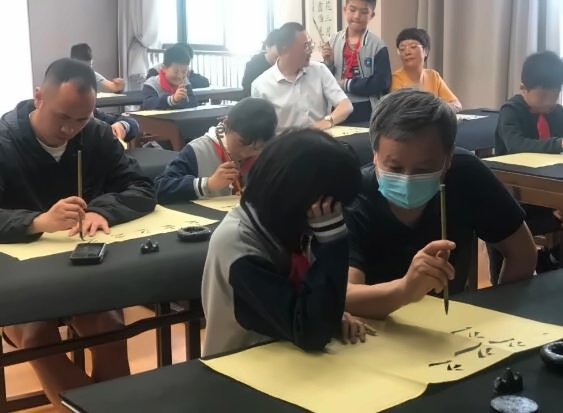 湖州帕丁顿双语学校小学部家长开放日活动