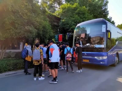 美华学校UIA欢乐谷之行.jpg