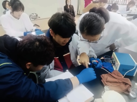 化学实验课堂.jpg