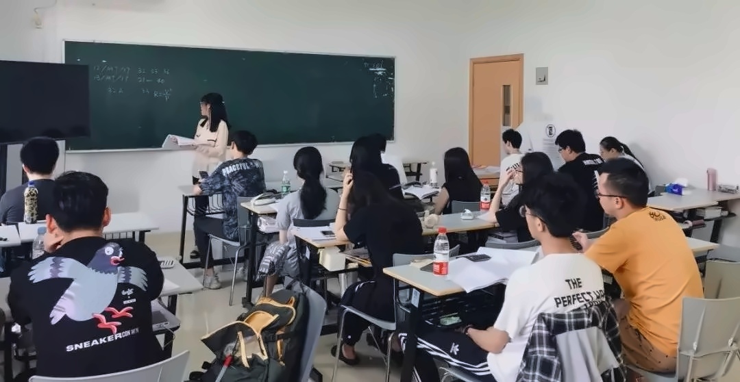物理课堂.jpg