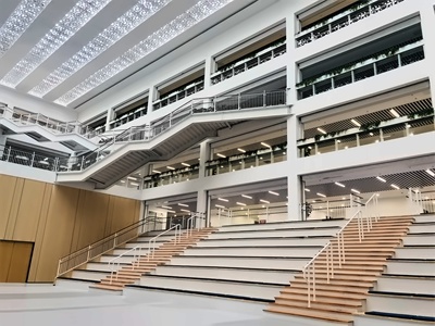 深圳曼彻斯通城堡学校中央大厅