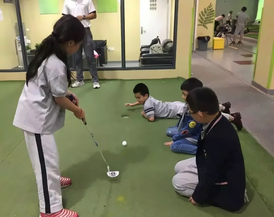中加楓華國際學校高爾夫.jpg