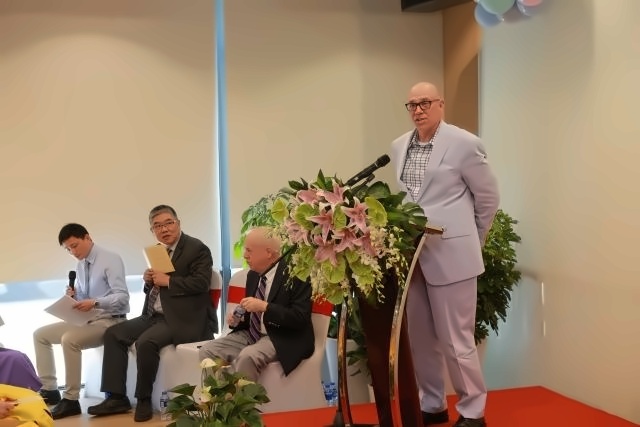 美国蒙特沃德高中总校校长致辞.jpg