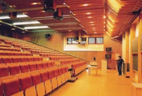 吕讷堡大学