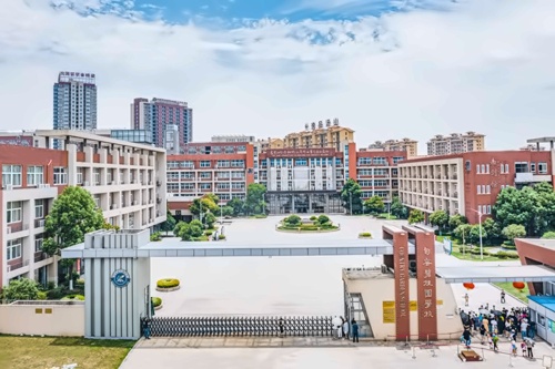 句容碧桂园学校校园环境