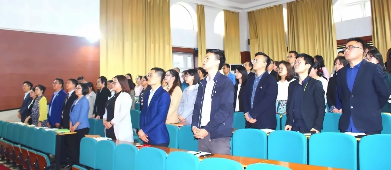 中方员工大会.jpg