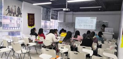 学员在上课