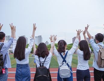 学生为中心