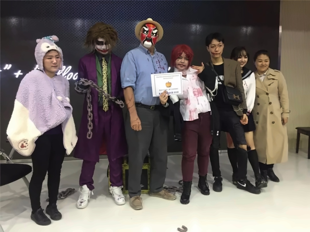 中育贝拉北京校区 万圣节活动丨晚餐后同学们要闹 “妖”