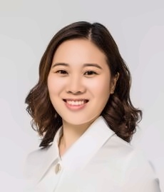 杨洁.jpg