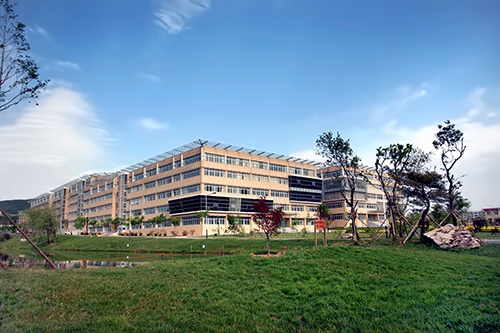 大连外国语大学