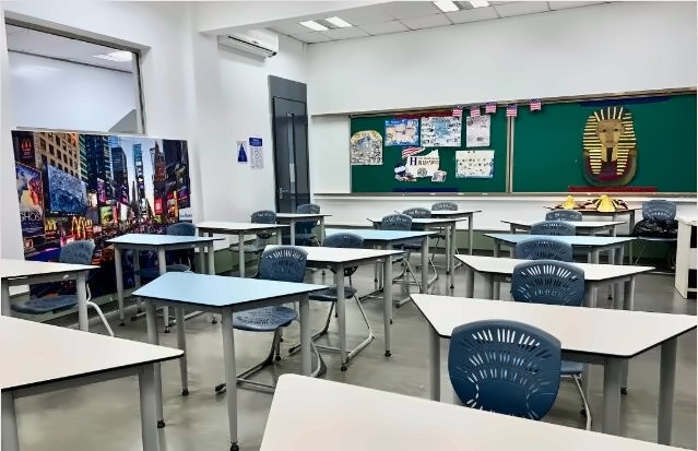 上海耀华古北校区教室.jpg