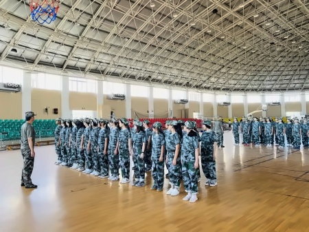 中加楓華國際學(xué)校初一軍訓(xùn).jpg