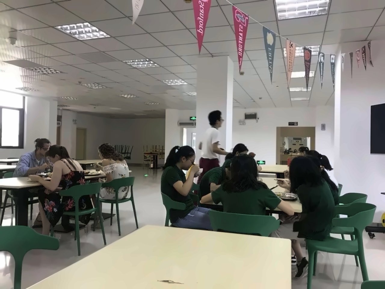 威睿达思美华学校纯美式夏令营.jpg
