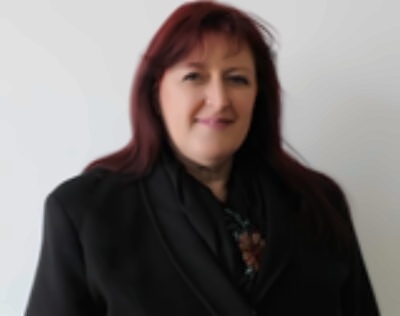 Lisa Beardrnove.jpg