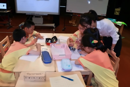 句容碧桂园学校数学研讨课.jpg