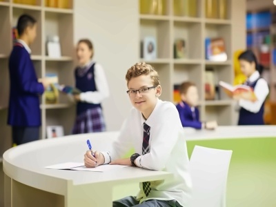瑞得福国际学校图书馆