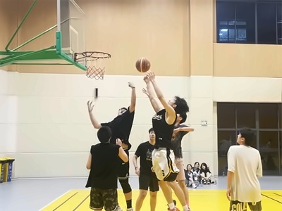 湖州南太湖双语学校打篮球