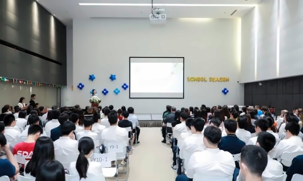 上海德英乐学院2020秋季开学典礼.jpg