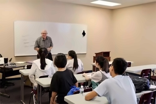 美华学校课堂