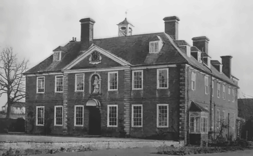 英国莱克顿学校.jpg