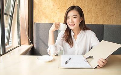 想提高商务英语的人