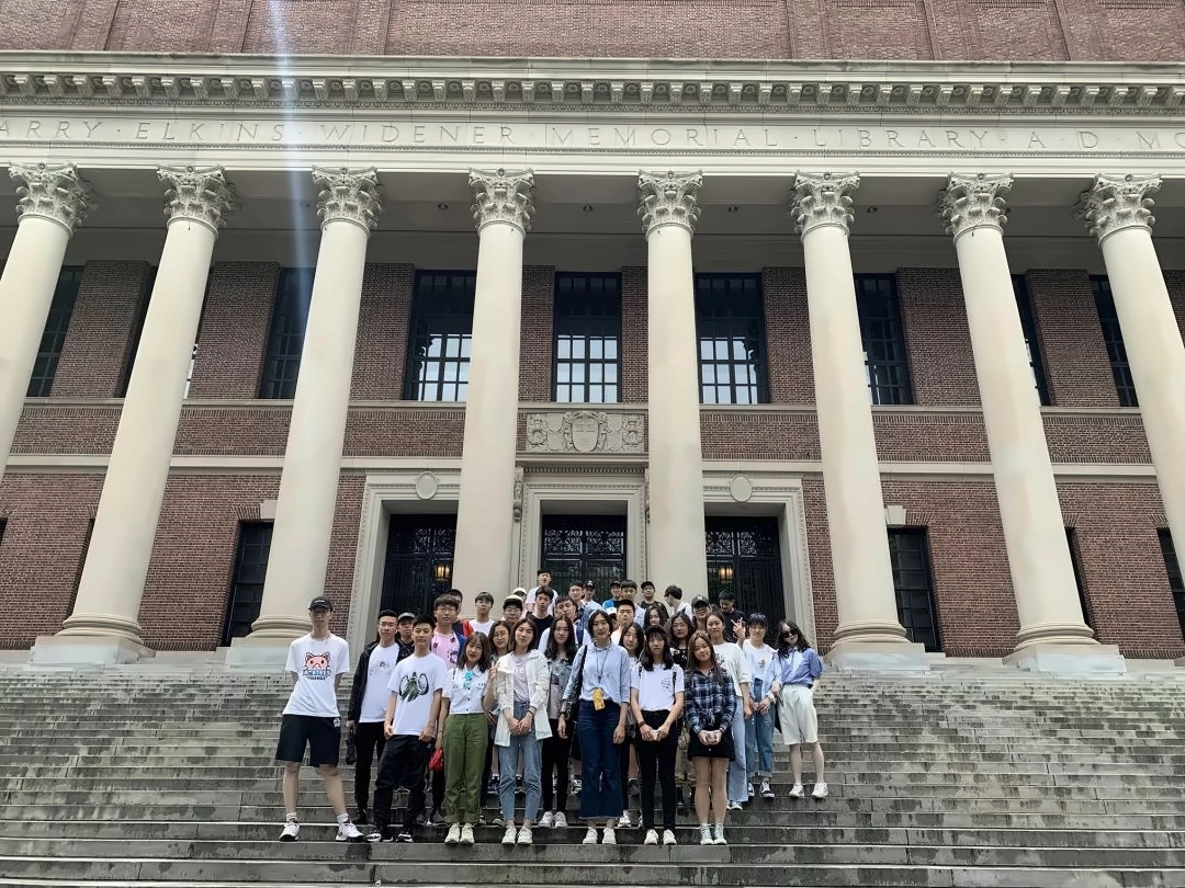 学生合影.jpg