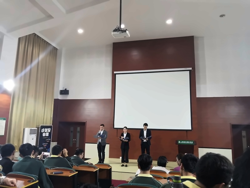 高二学生年级大会.jpg