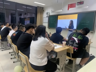 省泰中国际部夏令营开营日.jpg