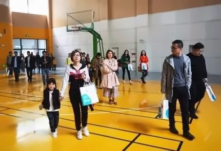 湖州帕丁顿双语学校篮球场.jpg