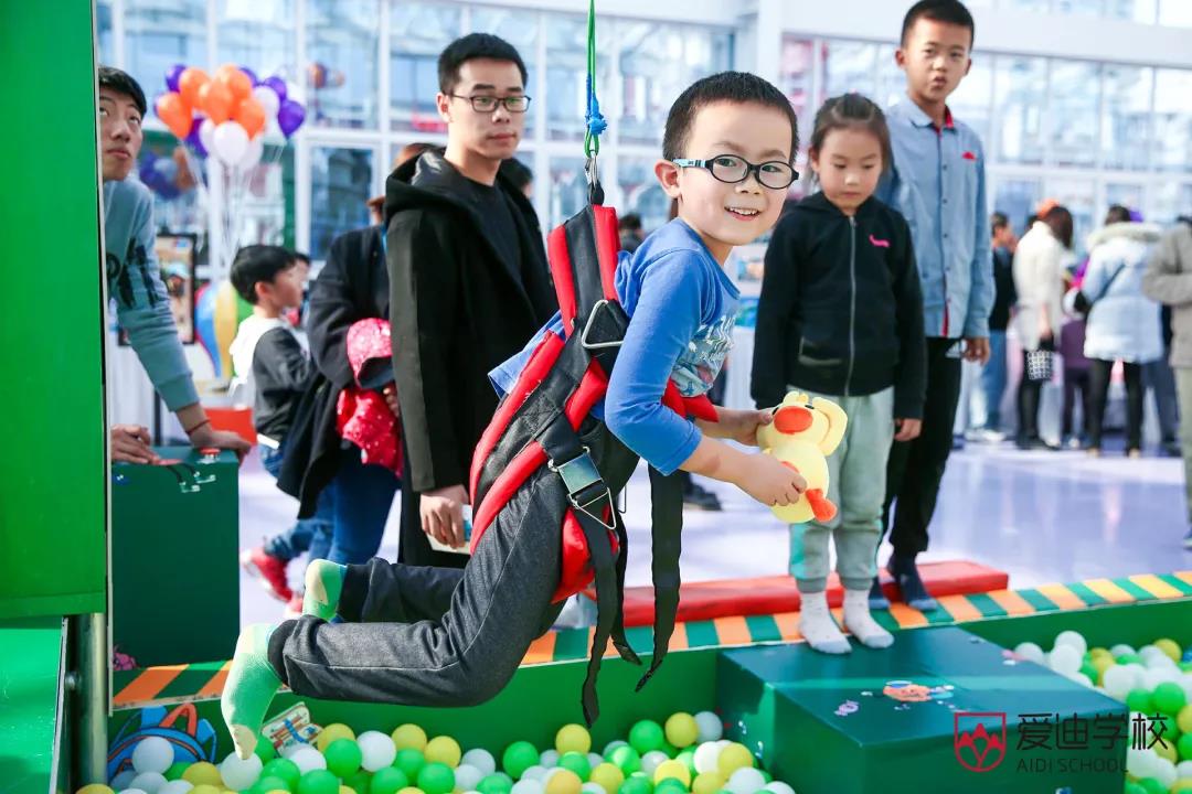 北京爱迪学校 小创客·大梦想 | 玩是一种态度 一种实践