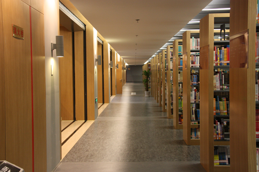 北京外国语大学国际高中图书馆