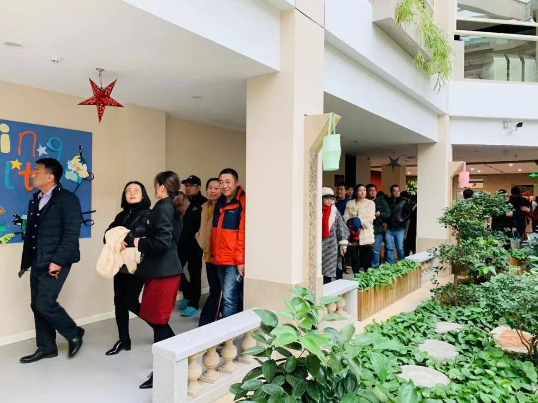 北京明诚外国语学校