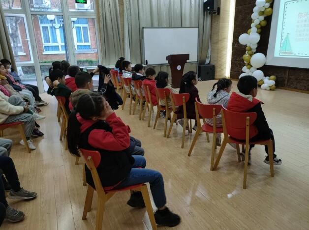 上海金苹果双语学校国际部华文中心教育活动.jpg