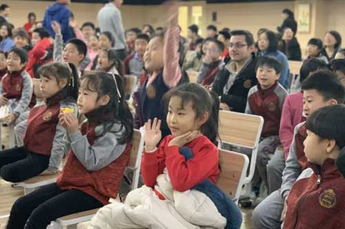 北京明诚外国语学校