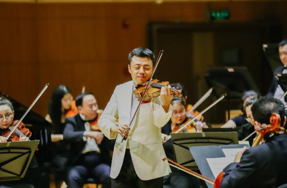 中音鼎石学校学校
