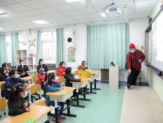 北京中加学校校园环境怎么样？<!-- <i class=
