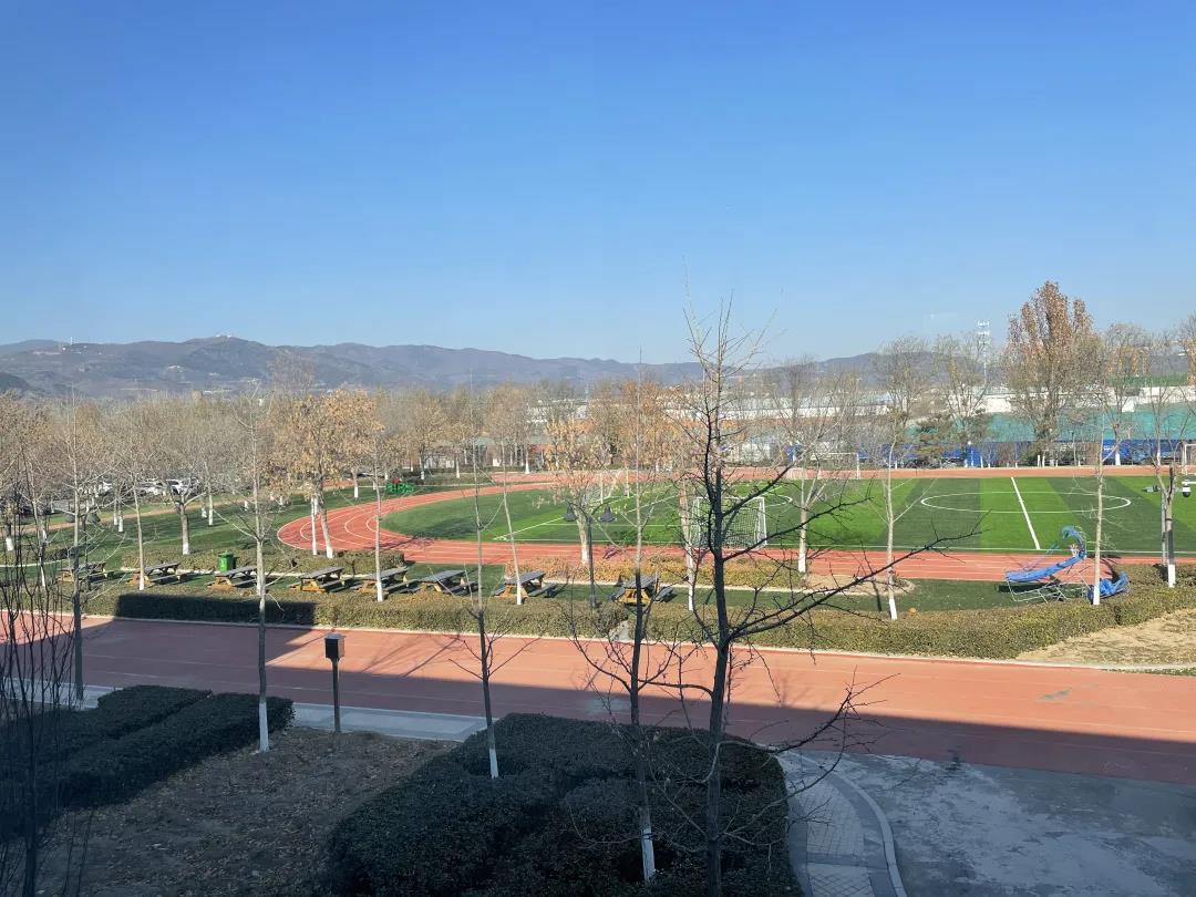 青苗国际双语学校海淀校区校园环境怎么样？<!-- <i class=