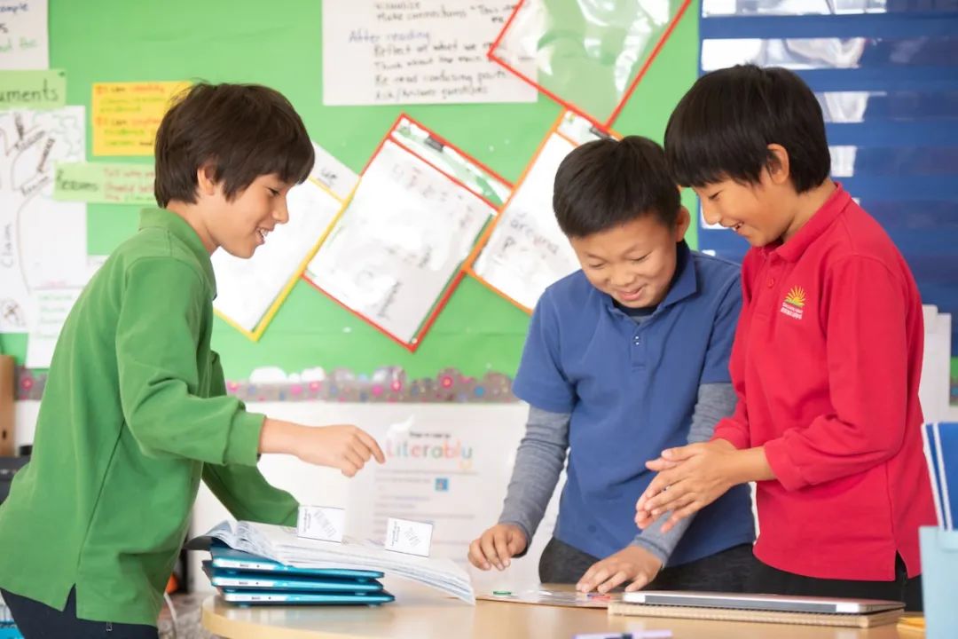 启明星双语学校.jpg