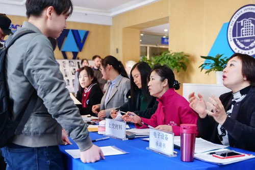新府学外国语高中部 德育 | 德育为首，以德育人