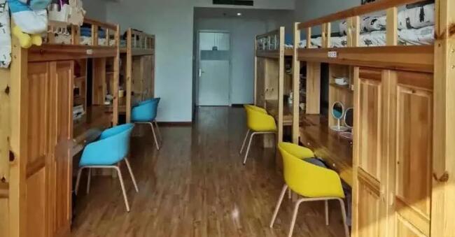 北京力迈中美国际学校小学也需要住宿吗？<!-- <i class=