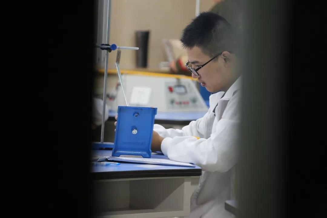 独家：北京爱迪学校带你走进A Level实验考试现场