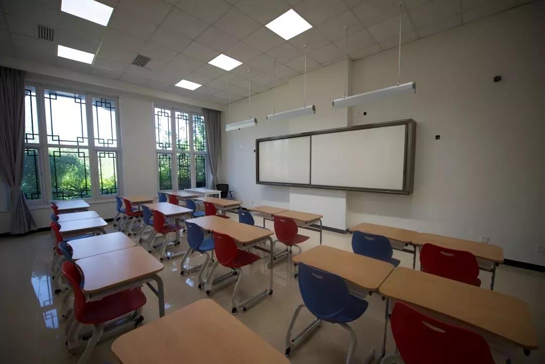 京城学校教室