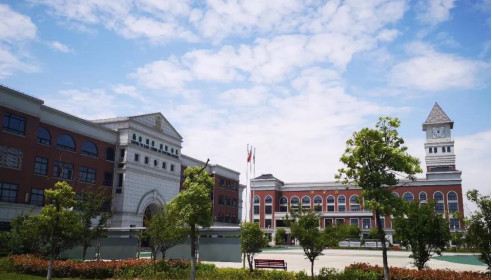 
                    如何申请就读上海枫叶国际学校?                    