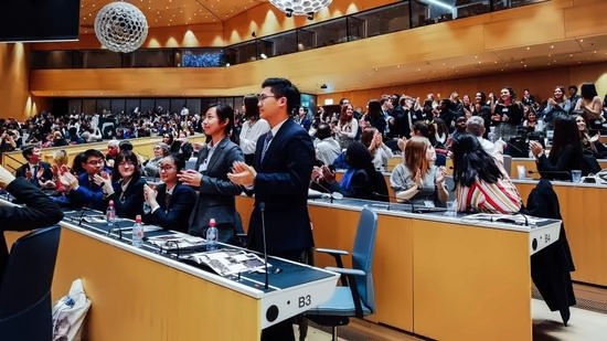 △我校学生凭借生物电池项目参加日内瓦模拟联合国