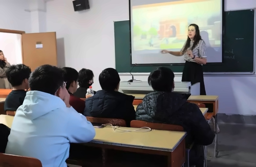 大学来访.jpg
