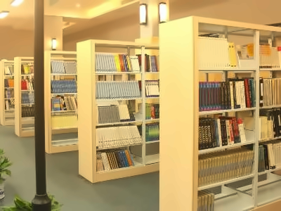 麓山中加学校国际课程中心图书馆