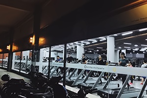 电子科技大学加拿大国际课程健身房