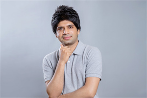 Hafiz Touqeer Tahir（生物教师）